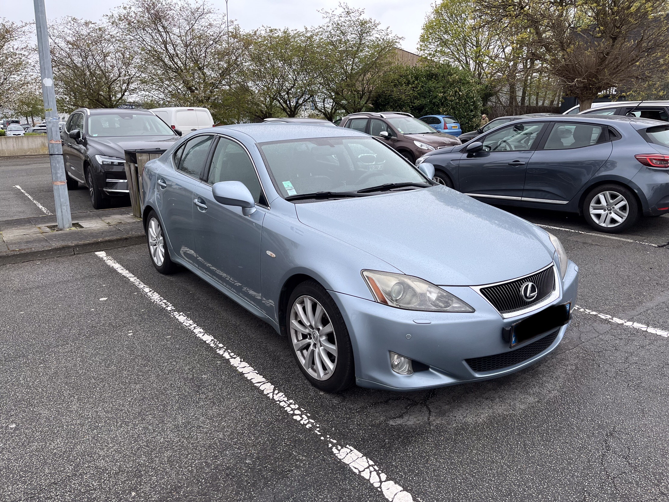 Lexus is250